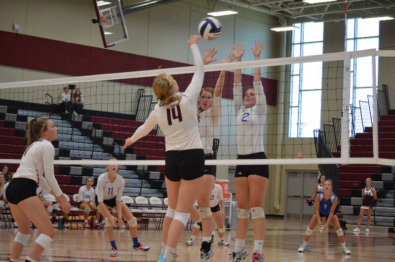 Pierce Public Schools Volleyball Team Plays in Jamboree Game